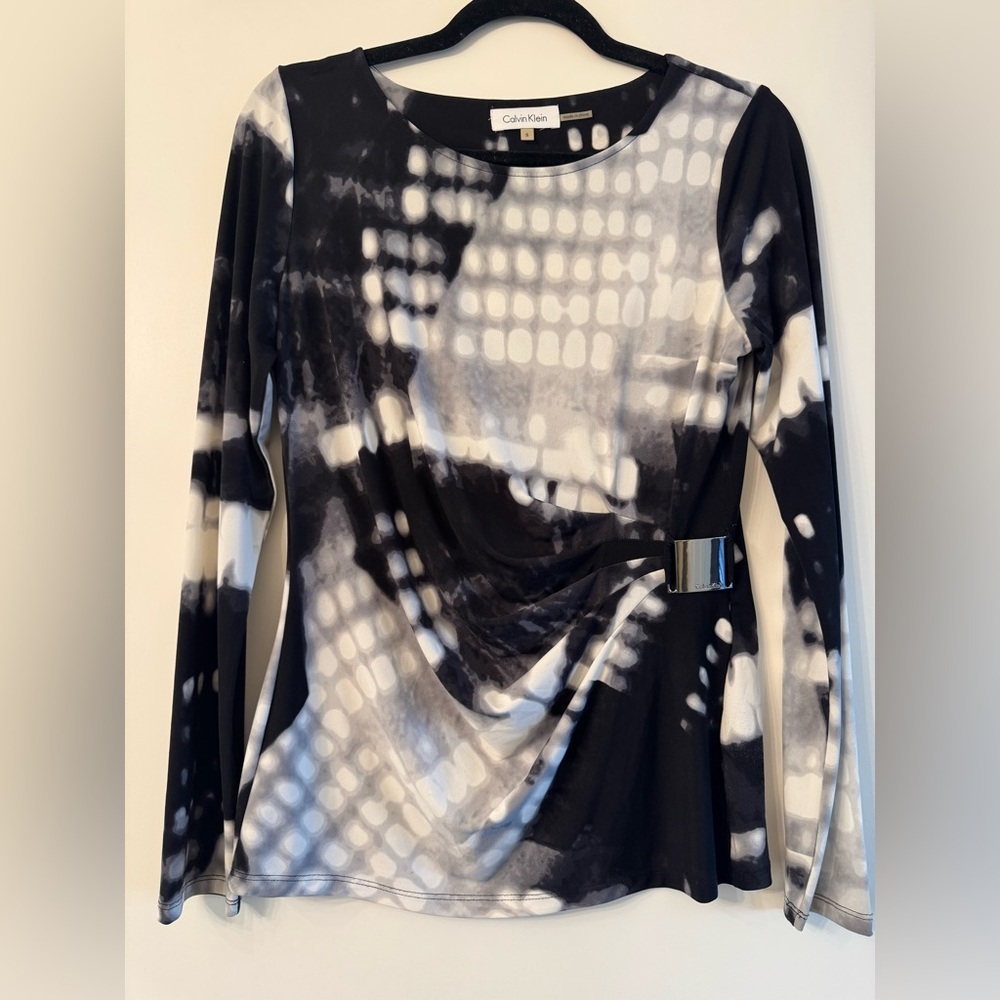 Calvin Klein Women's Long Sleeve Black & White  Dressy Shirt w/ Silver Buckle S